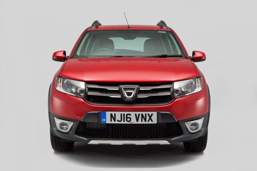  Dacia Sandero Stepway 2013 года  (UK) (фото 35 из 37)